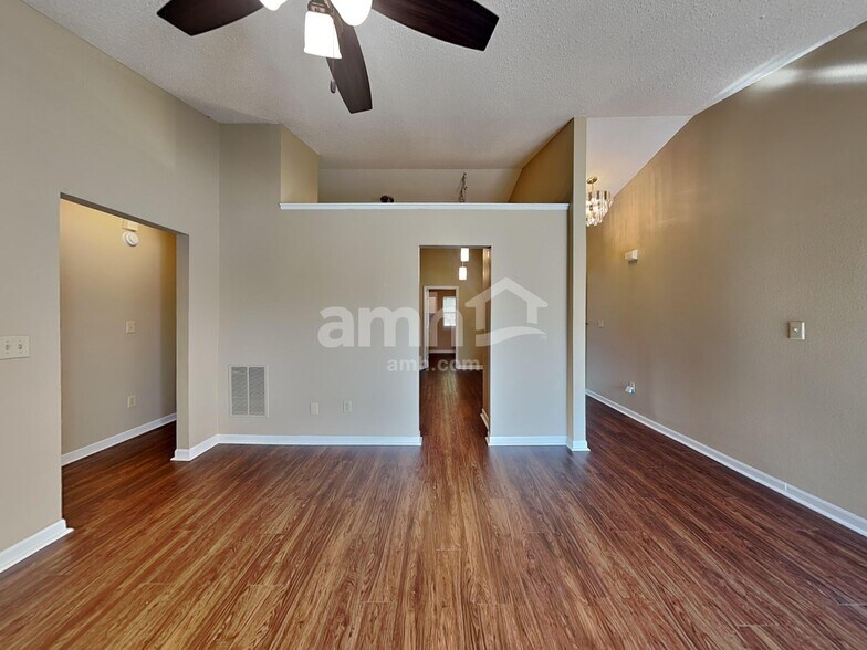 Building Photo - 15260 Fawn Meadow Dr