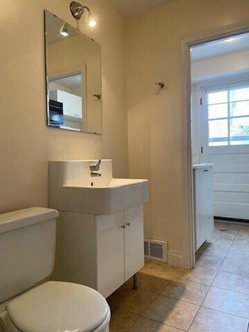 Building Photo - 11 Briarfield Rd