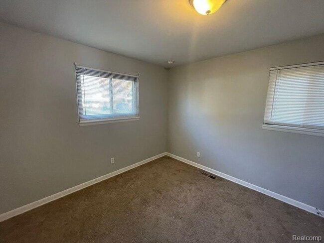 Building Photo - 59 W Harwood Ave