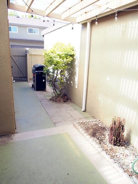 Building Photo - 13660 Red Hill Ave