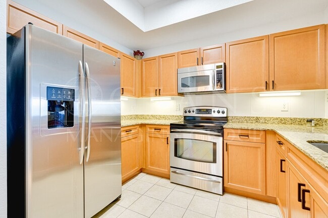 Building Photo - Furnished Waterfront 2 Bedroom Condo