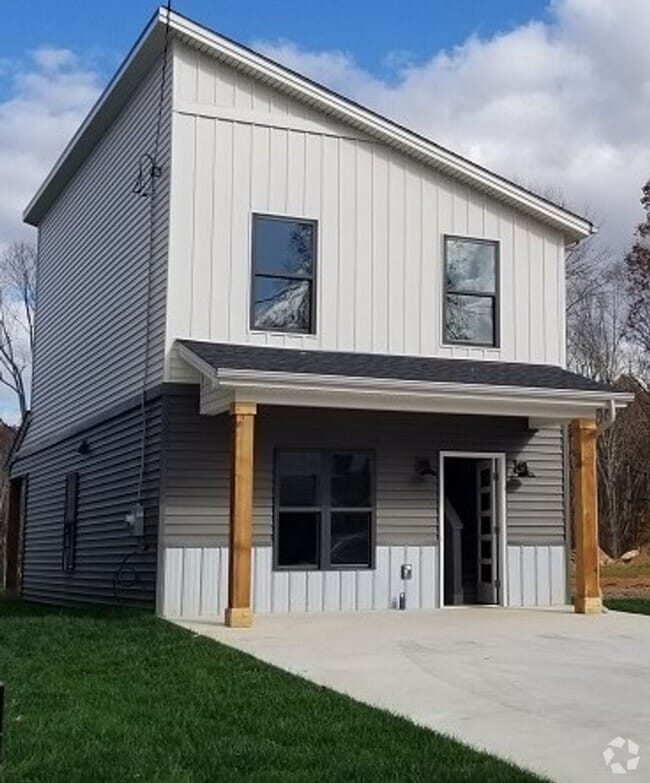 Building Photo - Stonehaven Subdivision - 3BR, 3BA SFH
