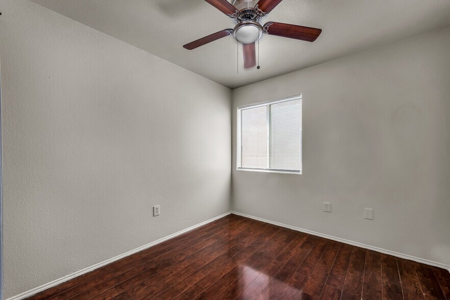 Building Photo - 5231 Huntington Dr N