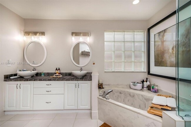 Building Photo - 11030 Harbour Springs Cir