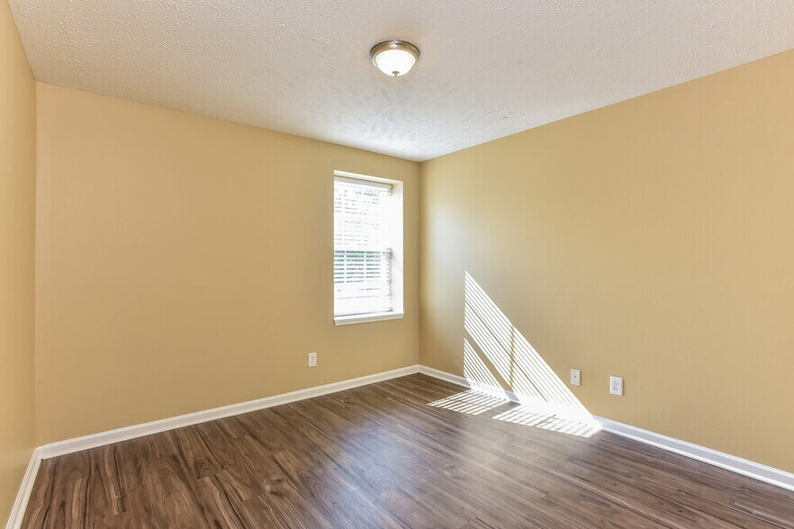 Building Photo - 1108 Harmony Ln