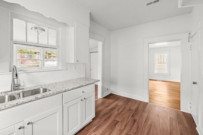 Building Photo - 1609 Jefferson Ave SW