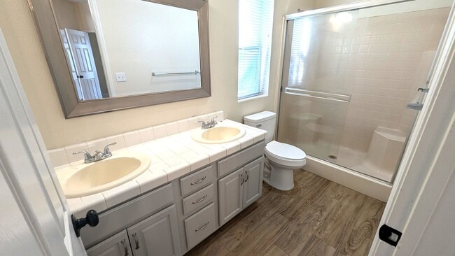 Building Photo - Immaculate 3 bedroom 2 bath home