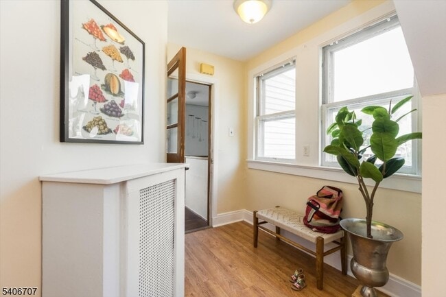 Building Photo - 11 Mountain View Pl