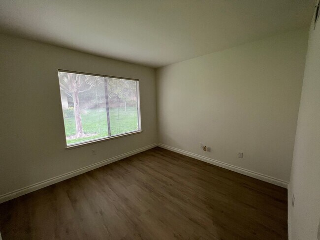 Building Photo - Updated 2 bed / 2 bath Home in Leisure Village