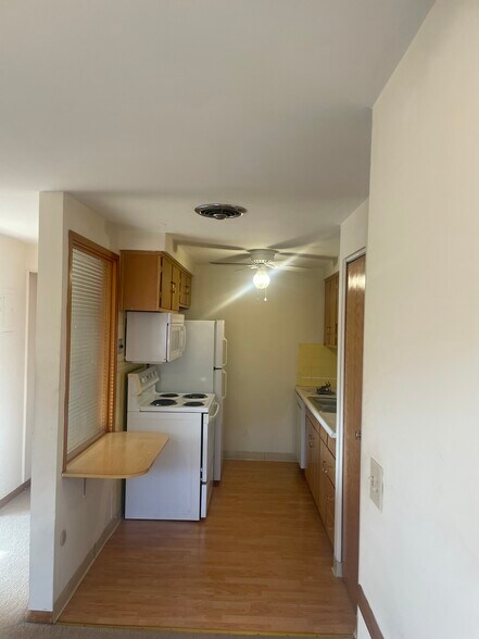 Building Photo - 767 Wehrle Dr
