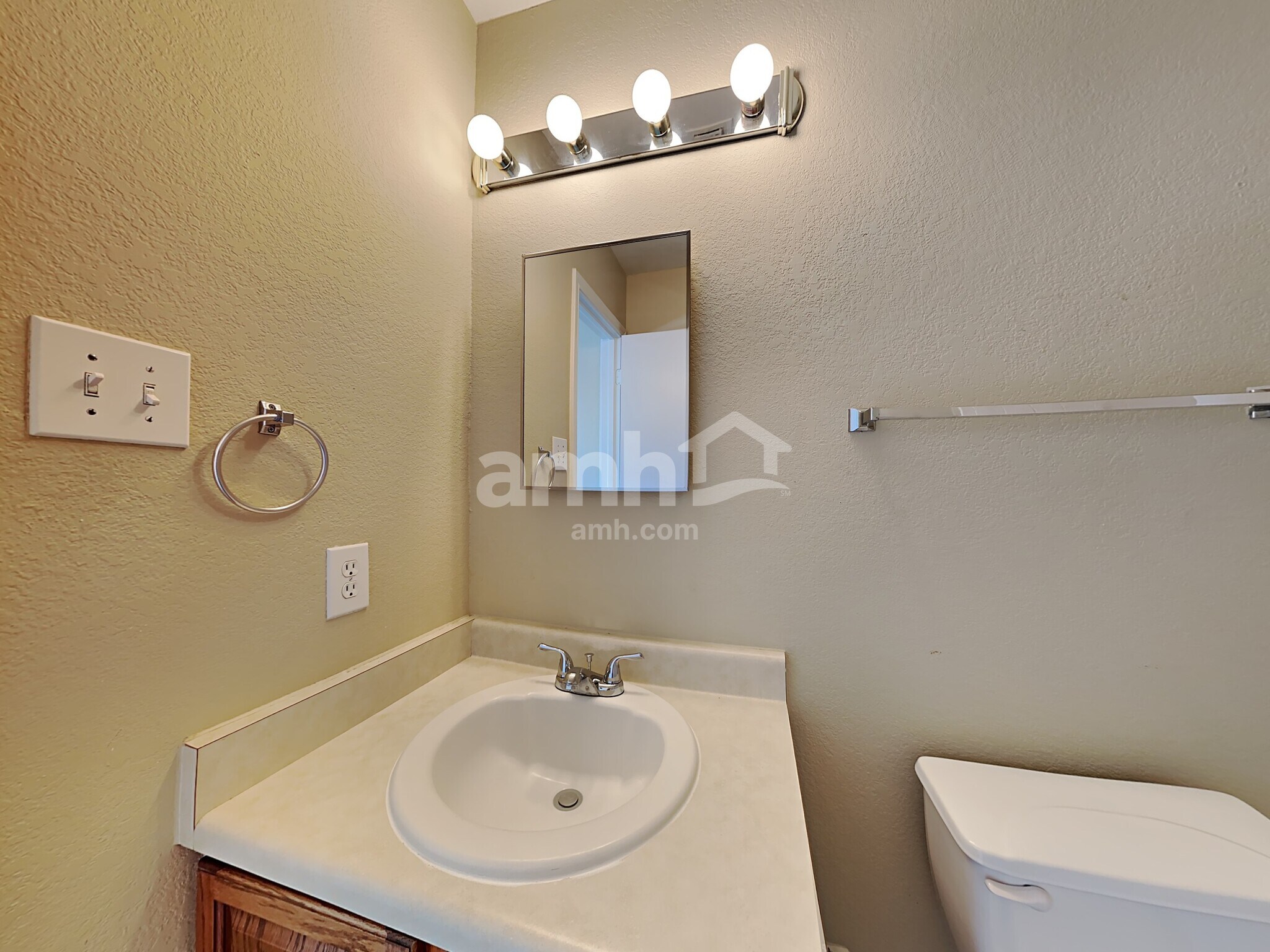 Building Photo - 11232 Vollmer Ln