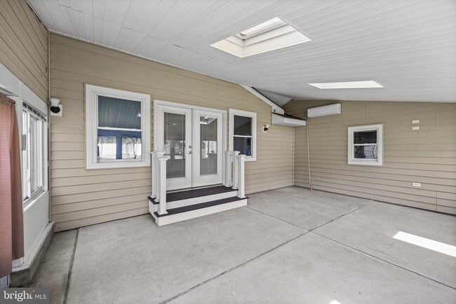 Building Photo - 109 Avaleen Pl