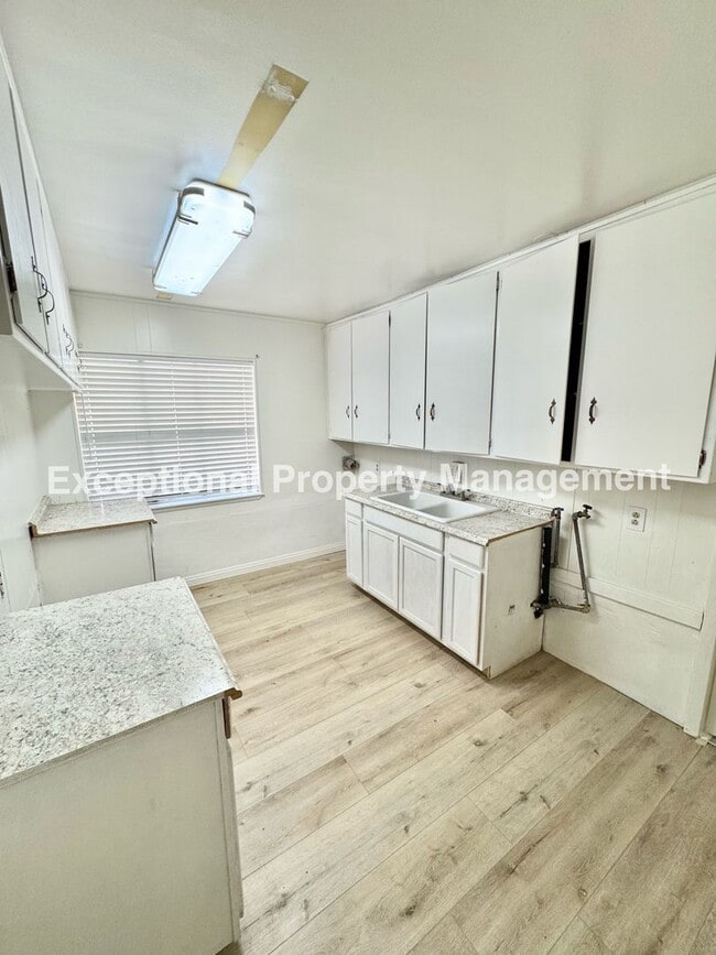 Building Photo - Great 3 bed 2 bath home