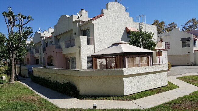 Building Photo - 12411 Osborne St