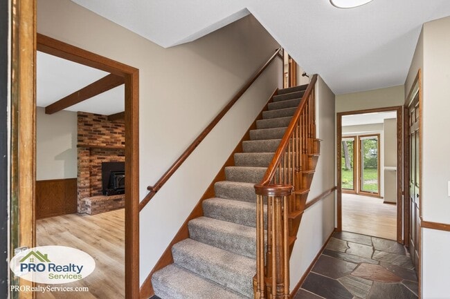 Building Photo - Recently Remodeled 4 Bedroom Home