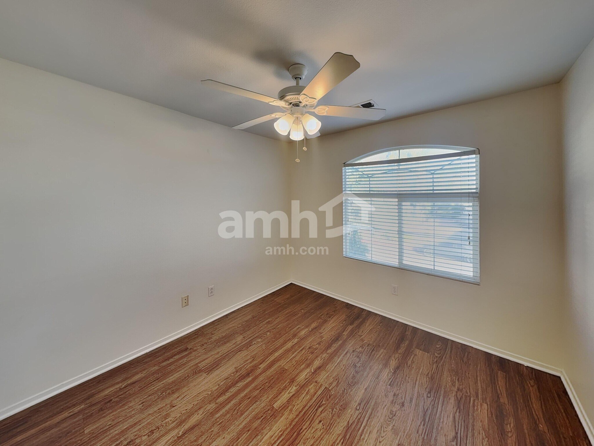 Building Photo - 1951 Silver Whisper Ave