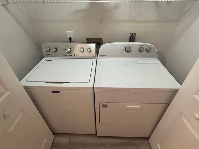 Building Photo - 3613 Farmington Pl