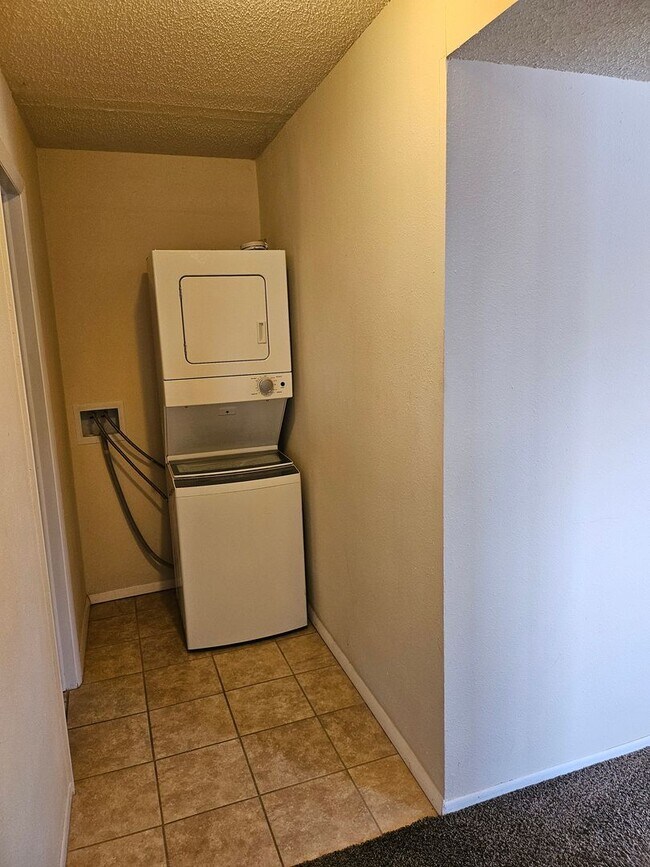 Building Photo - 745 McCarthy Dr