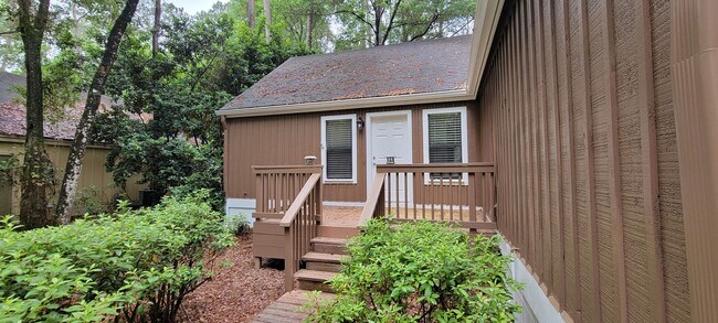 Building Photo - 3/2 ( Haile Plantation- Laurel Park )