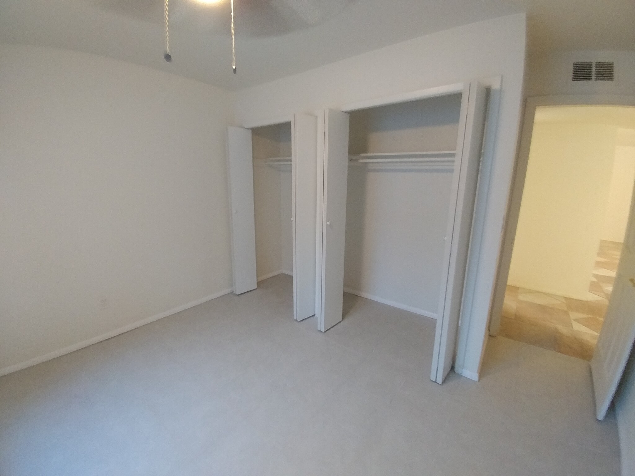 Building Photo - 35 N May St