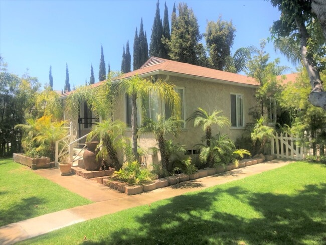 Building Photo - 6441 W 86th Pl