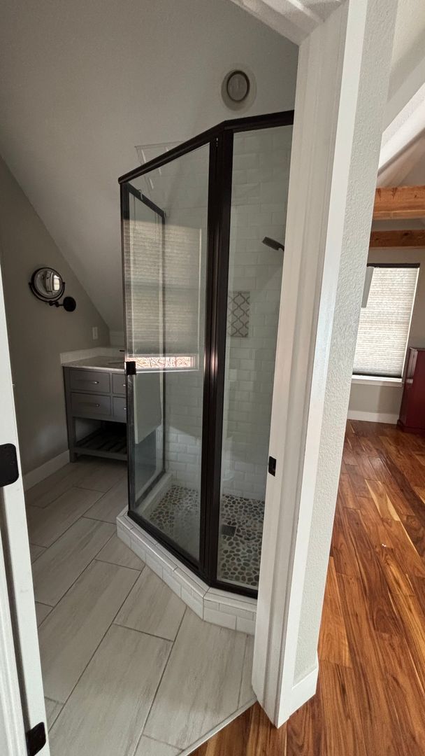 Building Photo - Adorable Garage Studio in beautiful Manitou Springs.