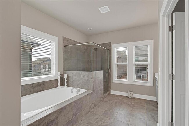 Building Photo - 3000 Smyrna Grove Dr