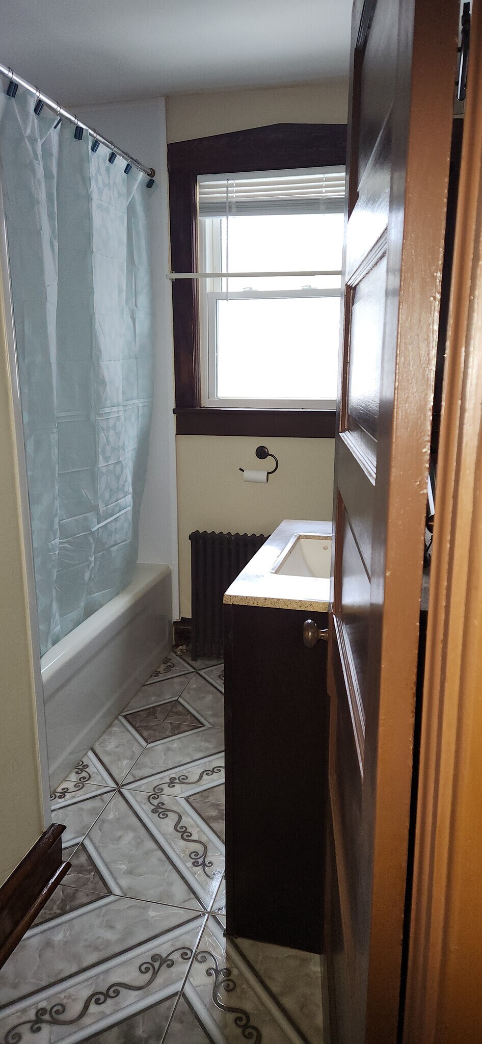 Building Photo - 340 S Jackson St