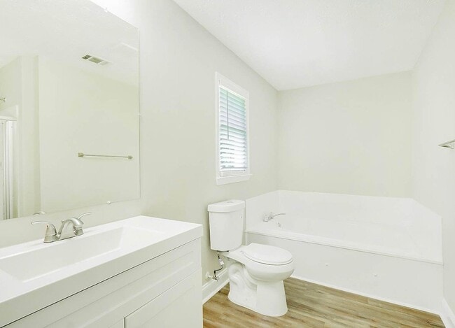 Building Photo - 65 Salem Meadow Dr