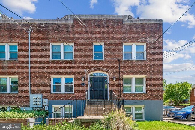 Building Photo - 1400 Oglethorpe St NW