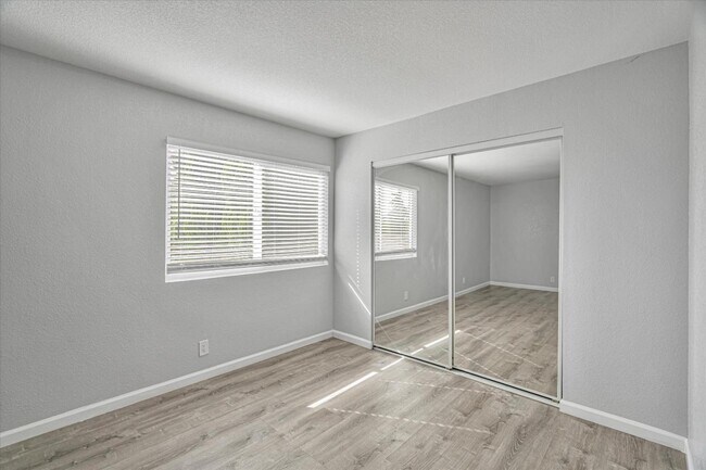 Building Photo - 2896 Tuers Rd