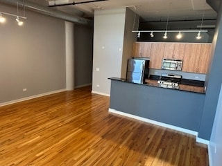 Building Photo - 1224 W Van Buren St