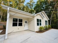 Building Photo - 306 Hickory Trail