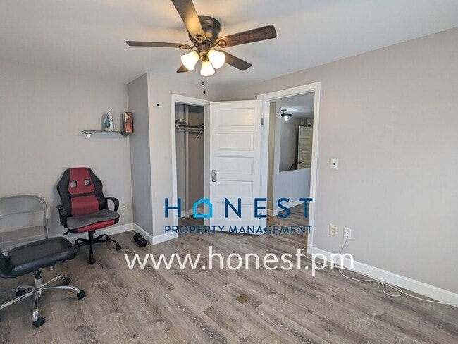 Building Photo - 162 College Ave