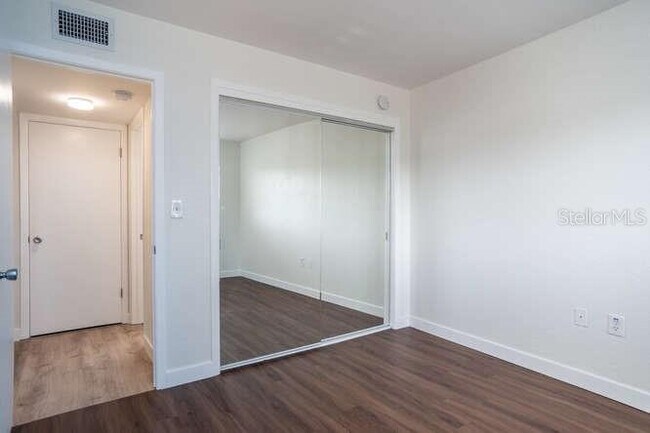 Building Photo - 1361 Snell Isle Blvd NE