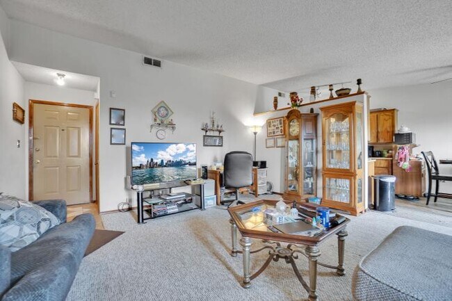 Building Photo - 922 SW 60th St