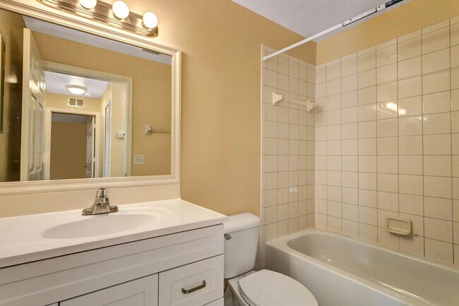 Building Photo - 3Bed 2Bath Single Family Home for Rent