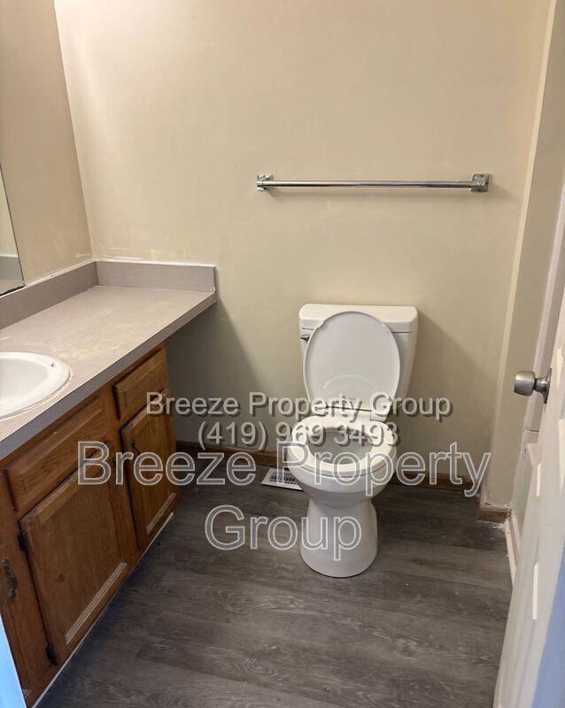 Building Photo - 57 W Warren Ave