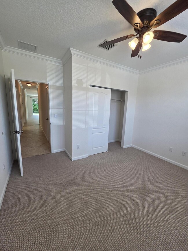 Building Photo - 4365 Colony View Dr