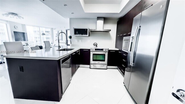 Building Photo - 200 Sunny Isles Blvd