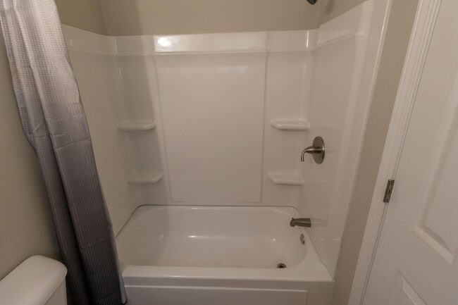 Building Photo - 105 N Garth Ave