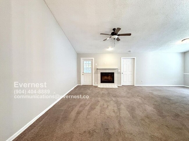 Building Photo - 1785 Chandelier Cir E