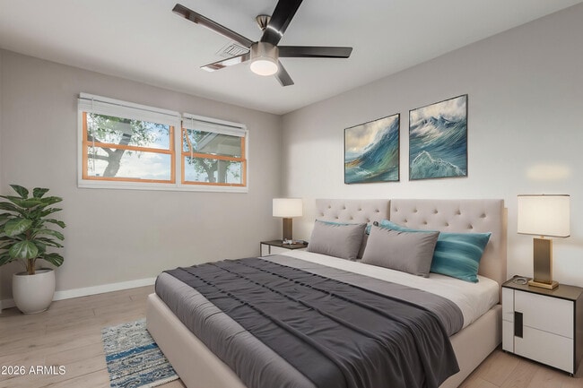 Building Photo - 1208 W 6th St