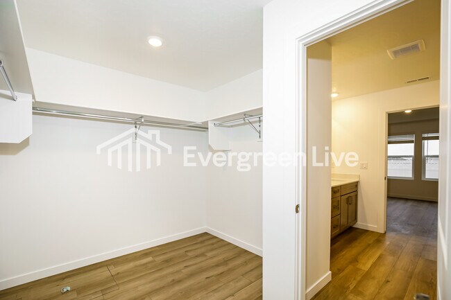 Building Photo - 15146 Nimbus Way