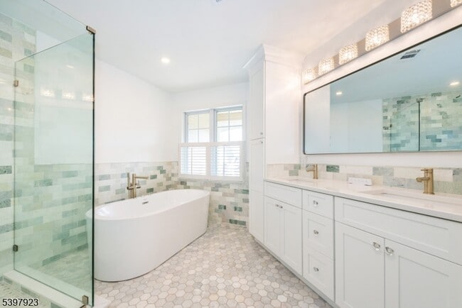 Building Photo - 43 S Shore Dr