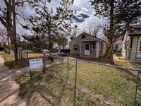 Building Photo - 614 Seymour Ave