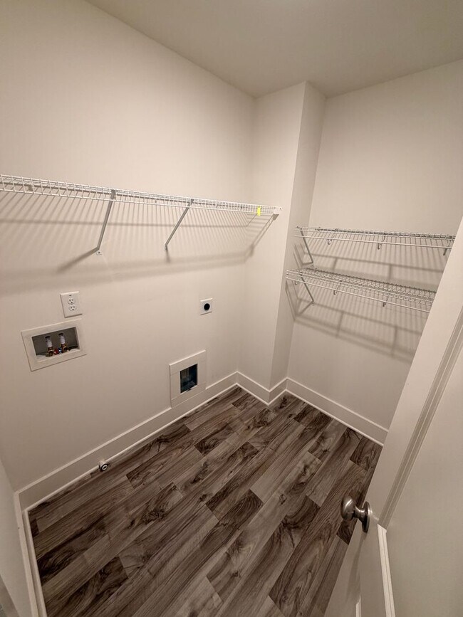 Building Photo - Unwind in Winder, with a Beautiful 3 Bed 2.5 Bath Townhome!