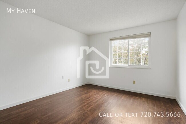 Building Photo - 13454 E Jewell Ave