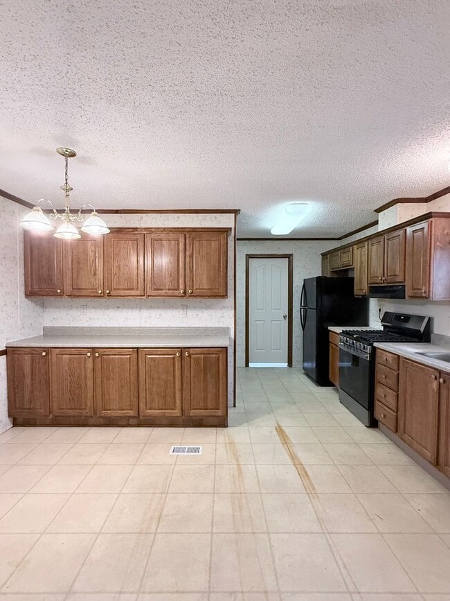 Building Photo - Beauregard Rental On Large 1/2 Acre Lot!