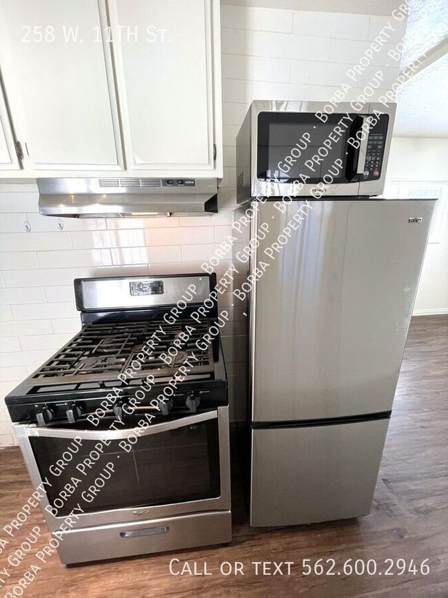 Building Photo - 258 W 11th St